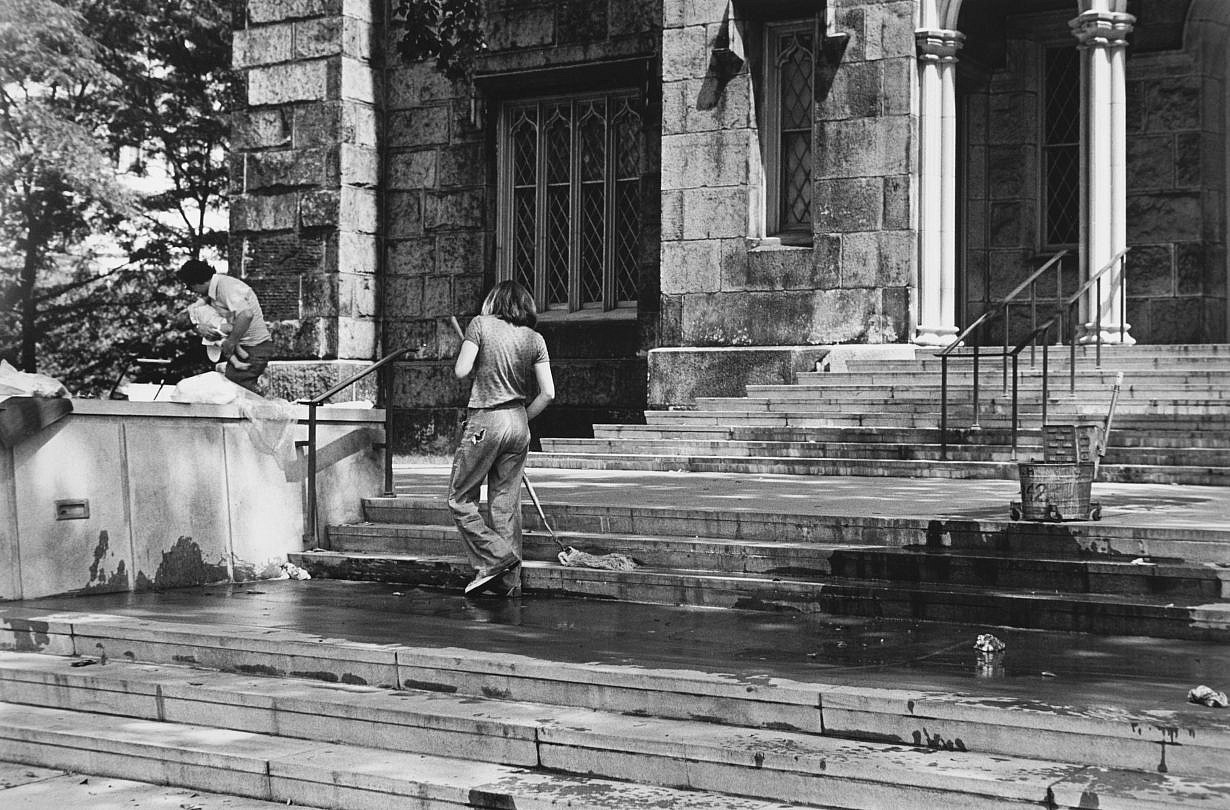 Mierle Laderman Ukeles, Touch Sanitation Performance, July 1979–June 1980. Sweep 2, Brooklyn 31, 8/9/1979.  Photograph:  Marcia Bricker. © Mierle Laderman Ukeles. Courtesy the artist and Ronald Feldman Fine Arts, New York