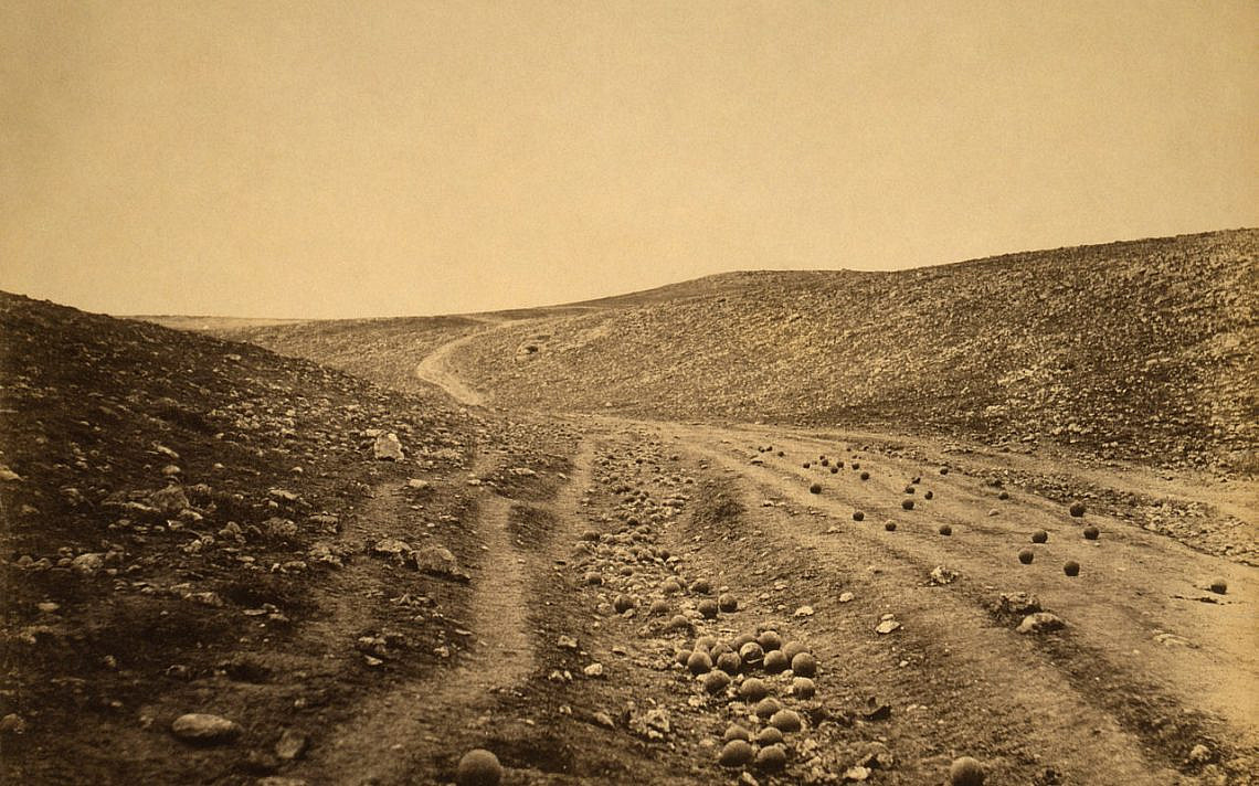 "גיא צלמוות", צילום מלחמה מאת הצלם הבריטי רוג'ר פנטון, המתעד את מלחמת קרים, 1855