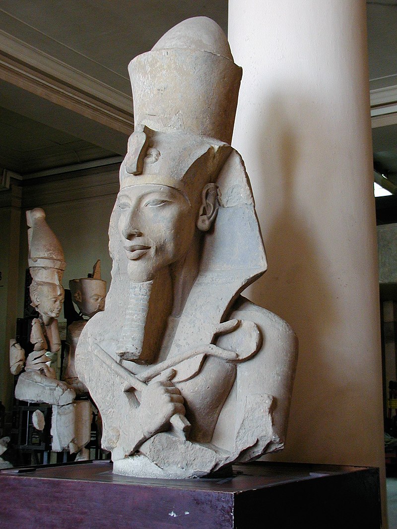 פסל של אמנחותפ הרביעי, מתוך: ויקיפדיה